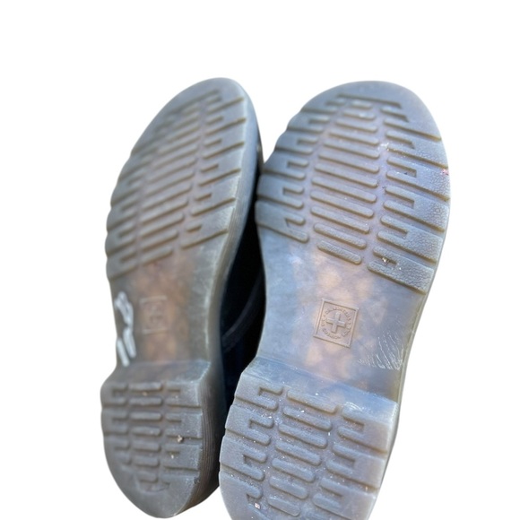 Dr. Marten’s TODDLER 1460 RAINBOW PATENT LEATHER LACE UP BOOTS - Size 2 - Black - Picture 11 of 14